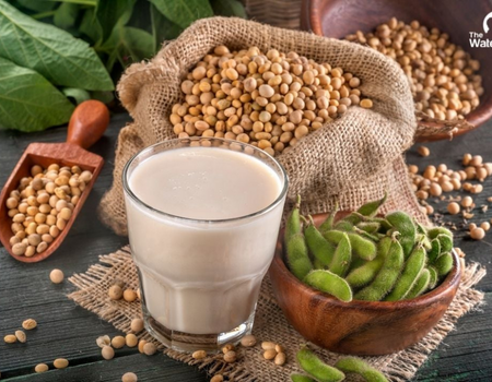Sữa đậu nành có 7 lợi ích sức khỏe nhưng không phải ai cũng nên uống